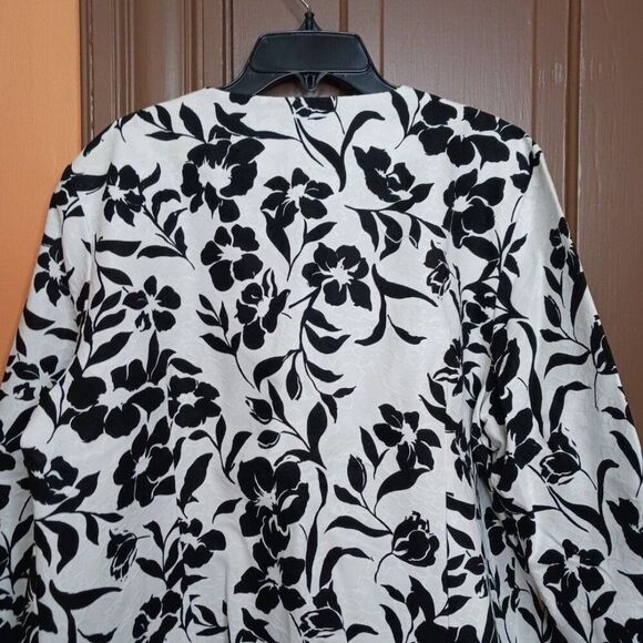 Dress Barn Women's 14/16 Black & White Floral Blazer - Picture 5 of 10